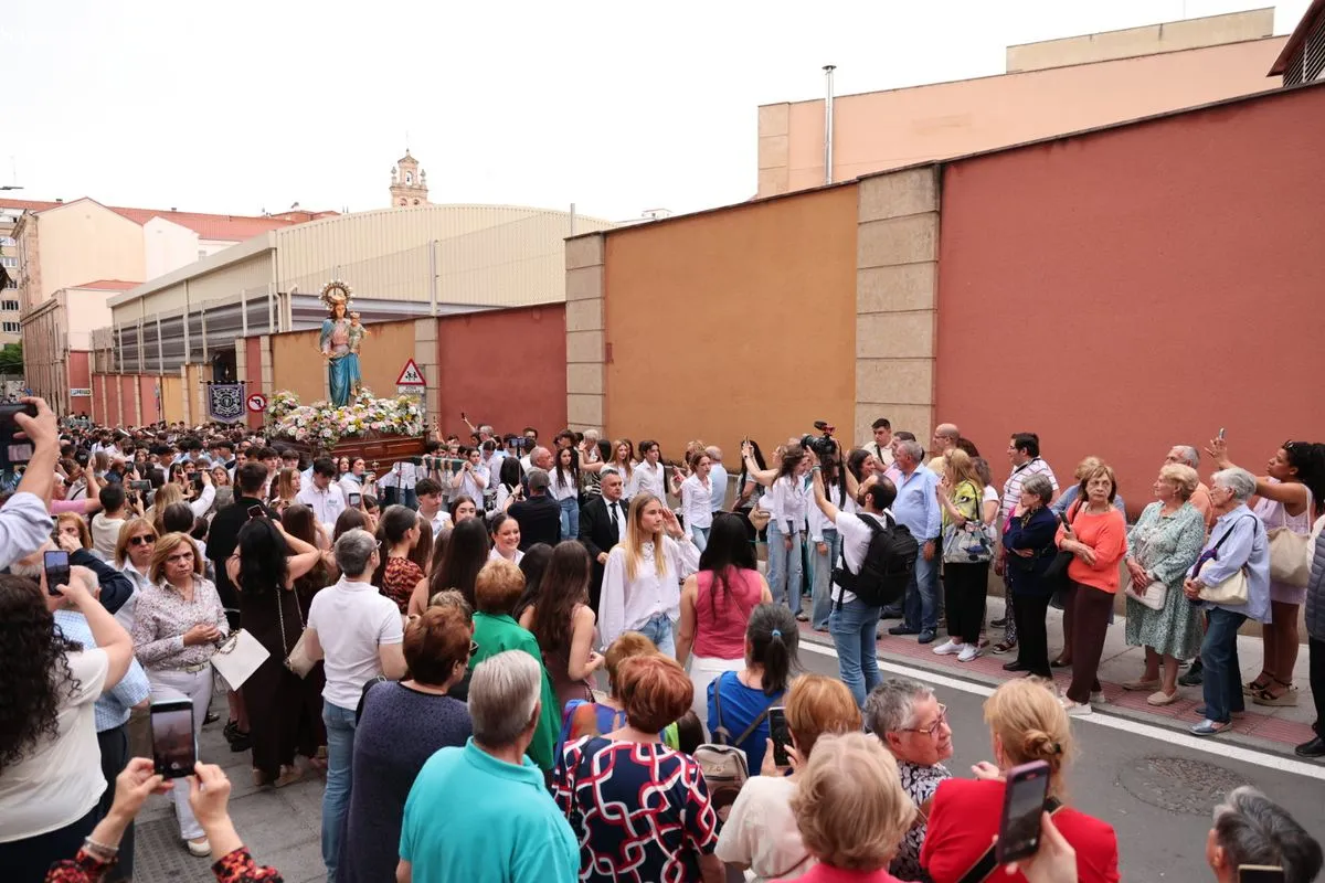  Salamanca arropa a María Auxiliadora en su tradicional procesión