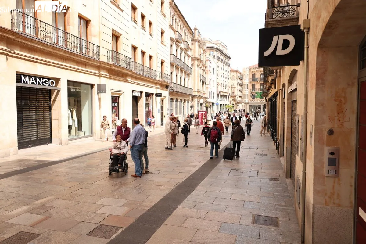 Ambiente en el centro de Salamanca este viernes, 1 de Mayo. Fotos: David Sañudo