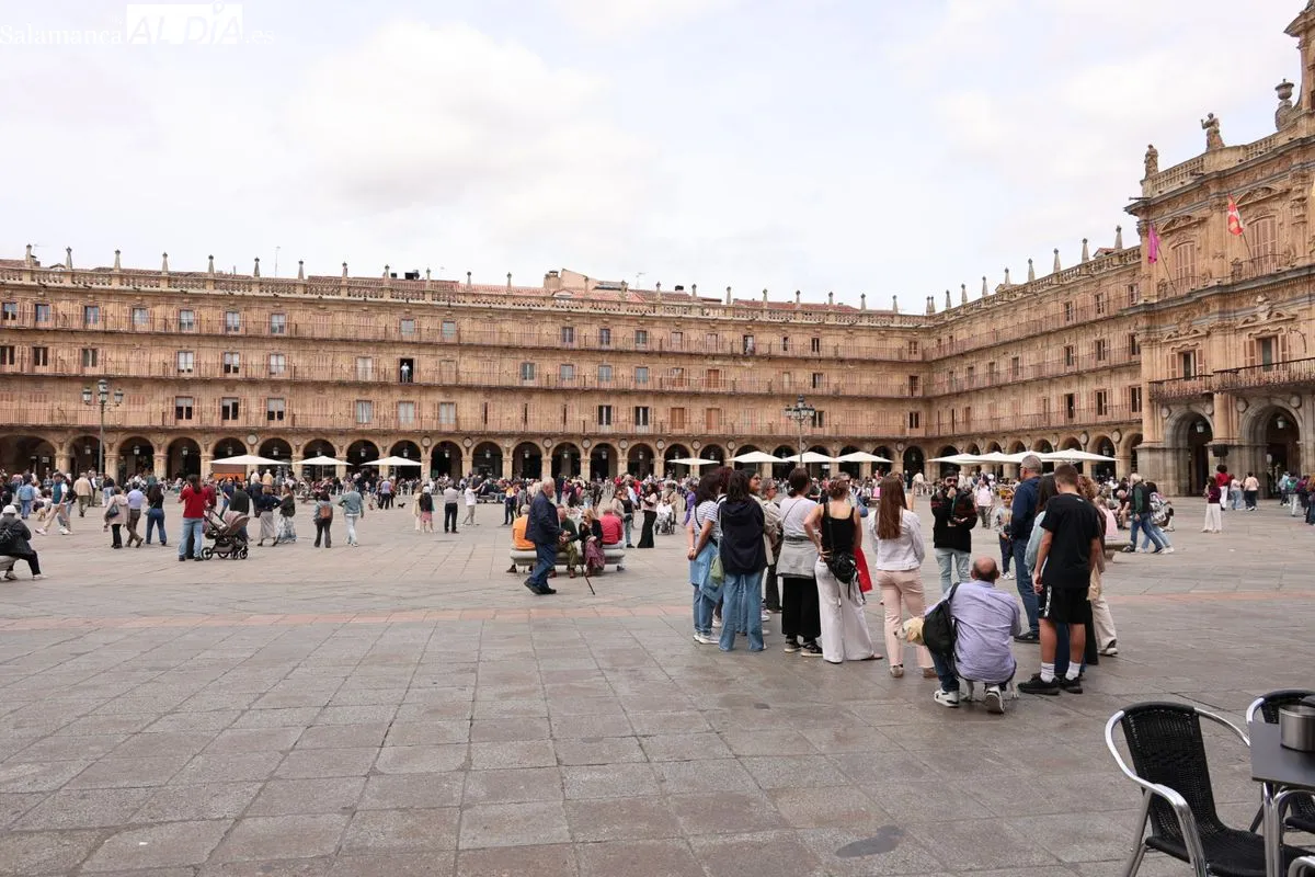 Ambiente en el centro de Salamanca este viernes, 1 de Mayo. Fotos: David Sañudo