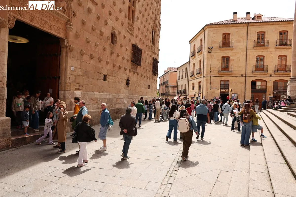 Ambiente en el centro de Salamanca este viernes, 1 de Mayo. Fotos: David Sañudo