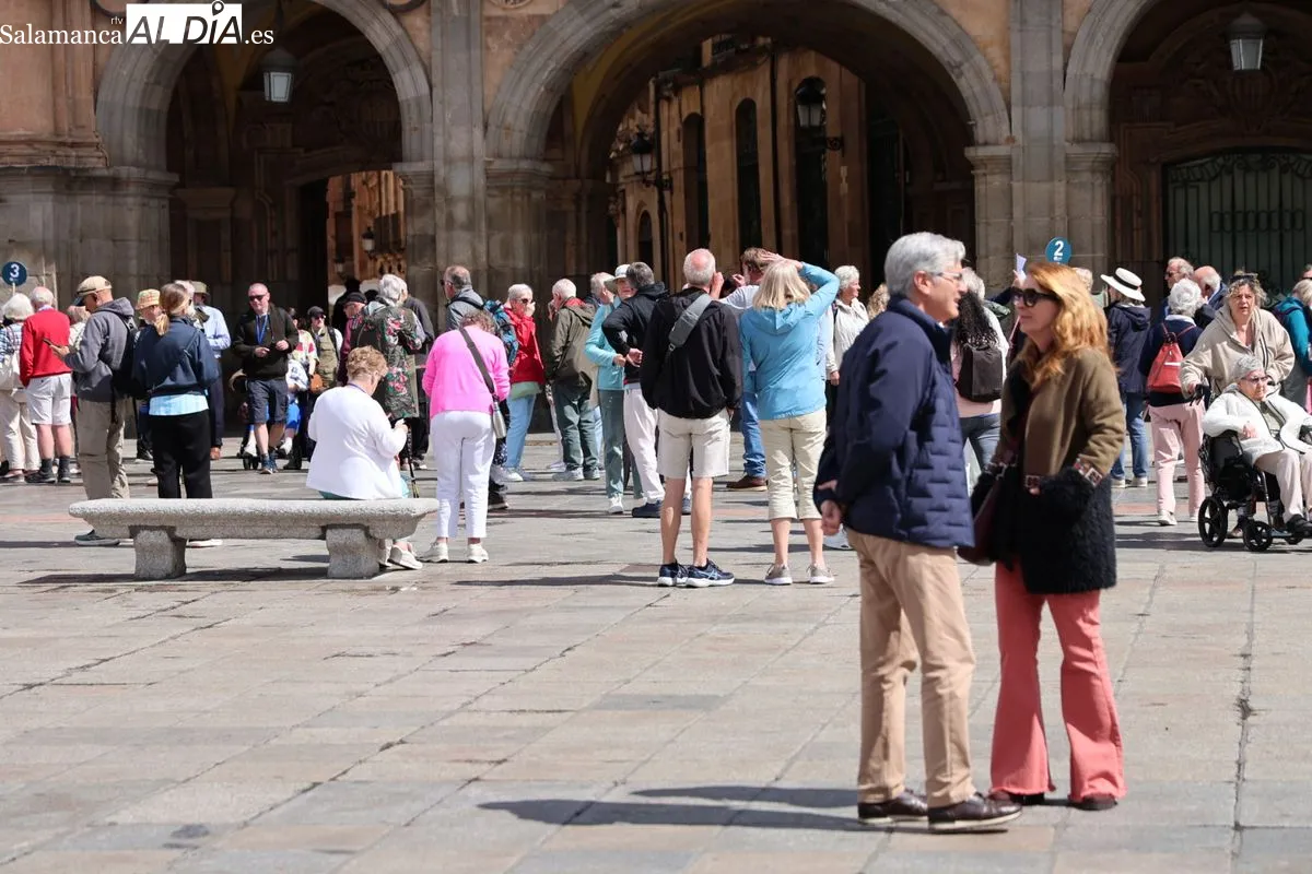 Ambiente en el centro de Salamanca esta mañana de domingo. Fotos: David Sañudo