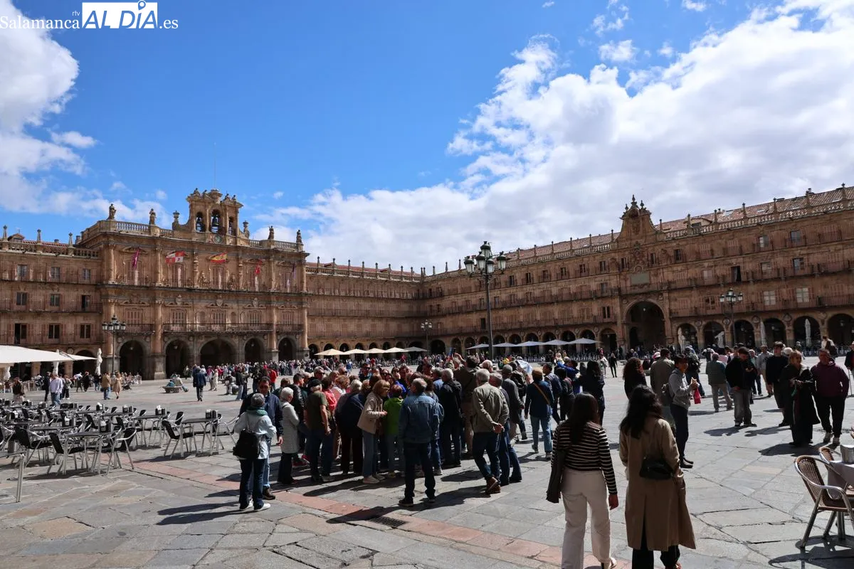 Ambiente en el centro de Salamanca esta mañana de domingo. Fotos: David Sañudo