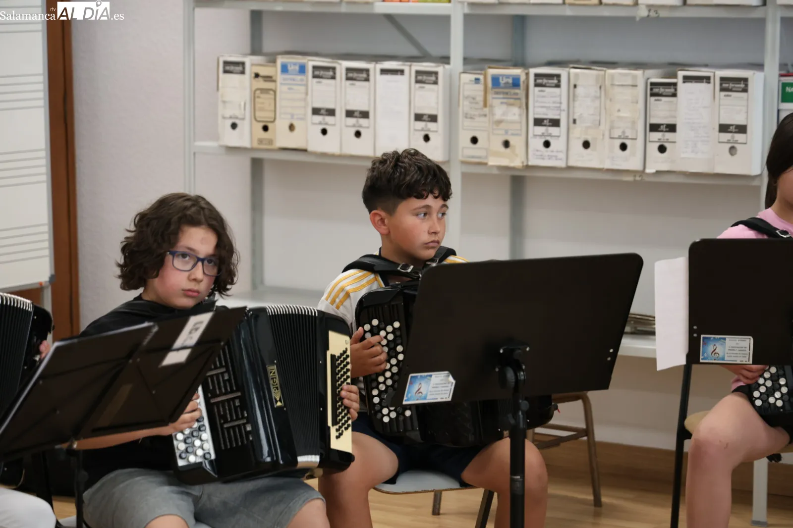 Clase de acordeón en la Escuela Municipal de Música y Danza | FOTOS: David Sañudo