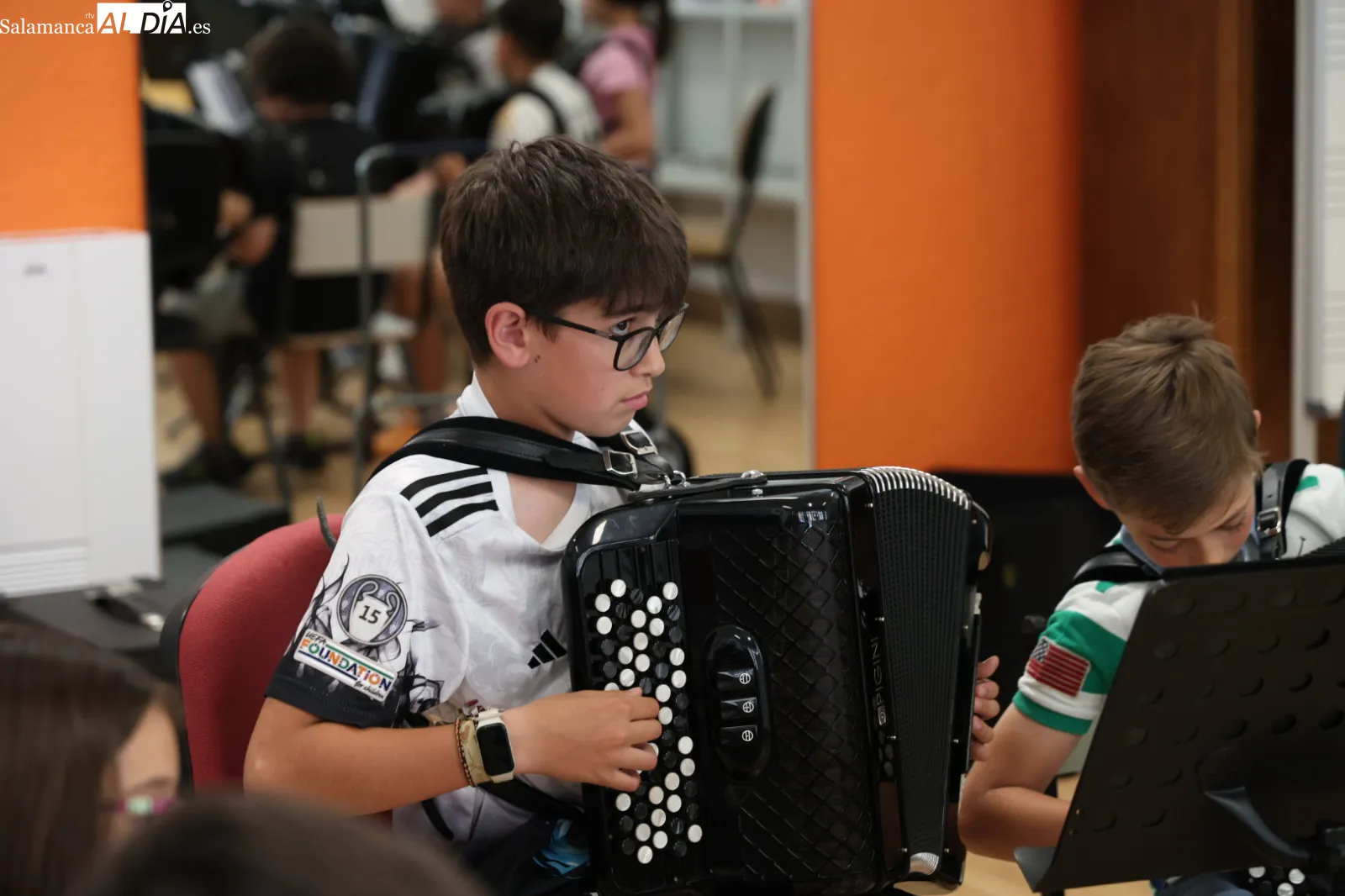 Clase de acordeón en la Escuela Municipal de Música y Danza | FOTOS: David Sañudo