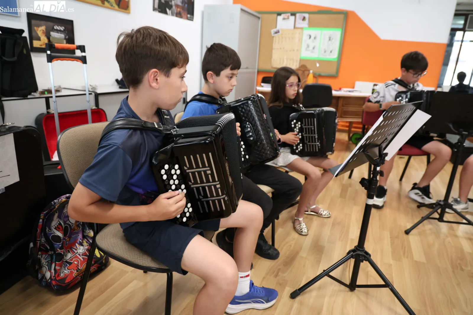 Clase de acordeón en la Escuela Municipal de Música y Danza | FOTOS: David Sañudo