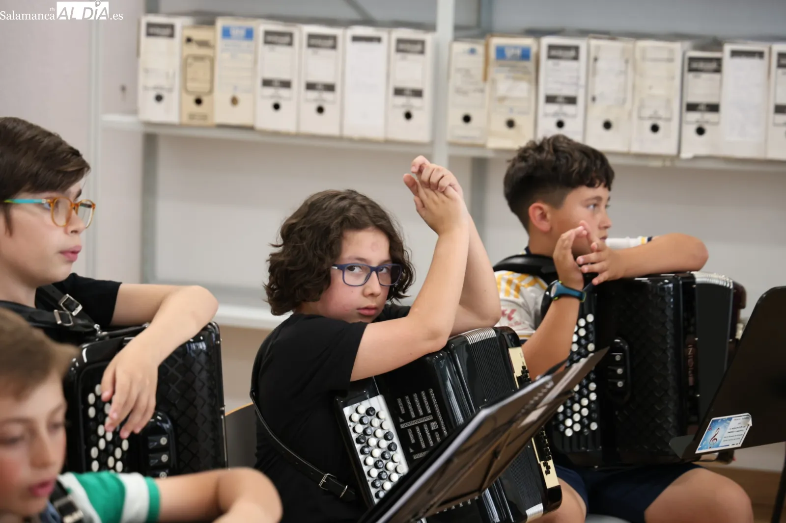 Clase de acordeón en la Escuela Municipal de Música y Danza | FOTOS: David Sañudo