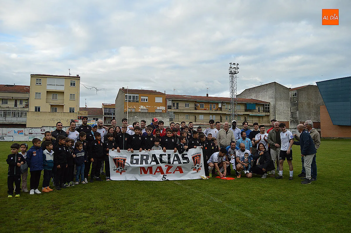 Ciudad Rodrigo CF golea 5-0 en el adiós de Maza y Crespo