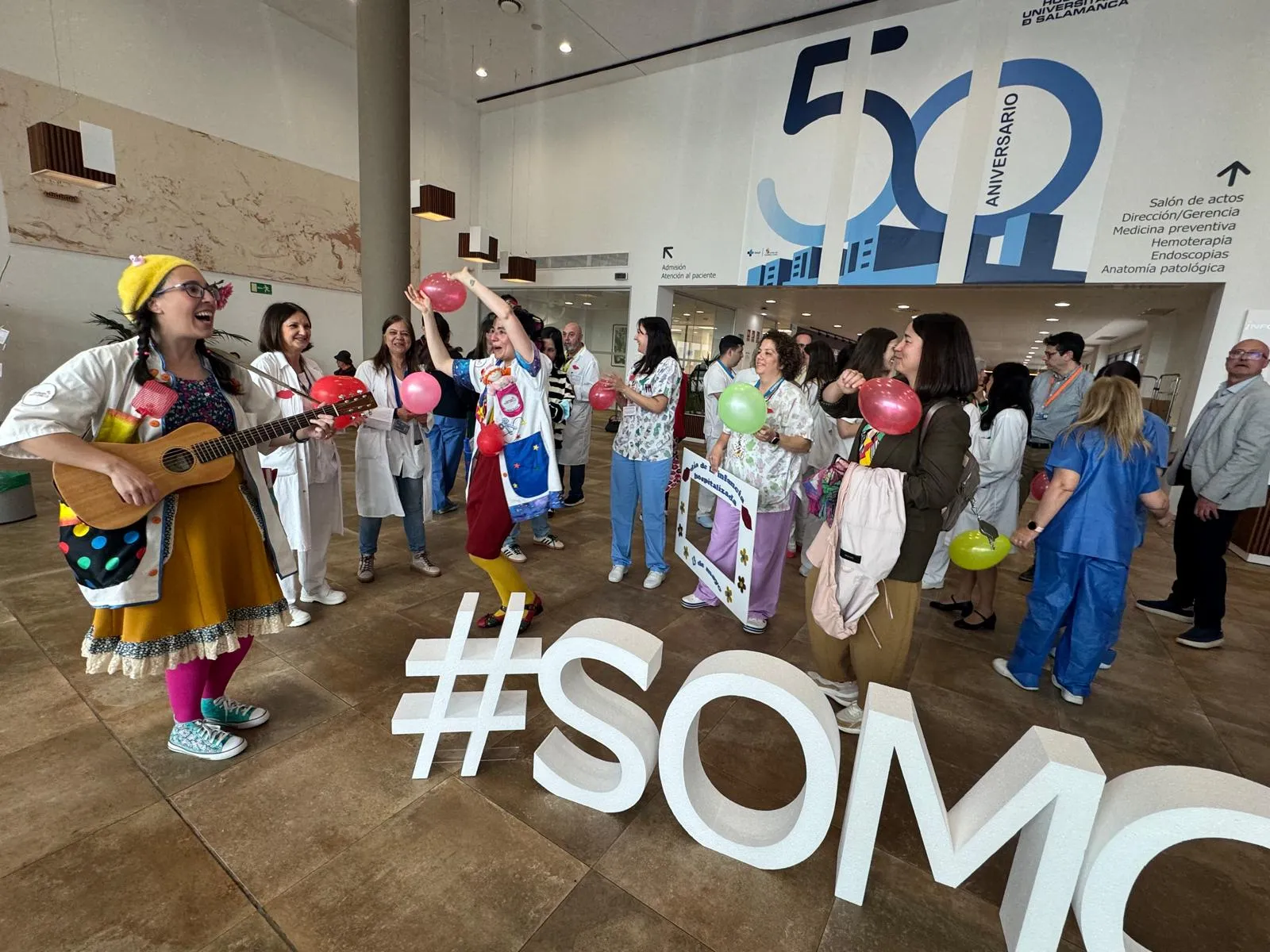 Foto 3 - El Hospital de Salamanca celebra el D&iacute;a de la Infancia Hospitalizada con un emotivo acto