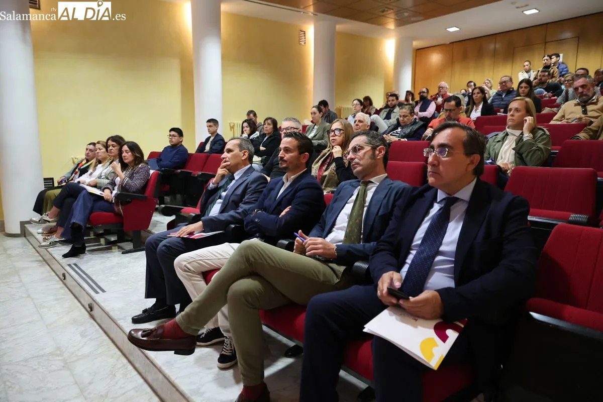 El Instituto para la Competitividad Empresarial (ICECYL) presenta en Salamanca nuevas líneas de apoyo económico dirigidas a autónomos y micropymes. Foto de David Sañudo