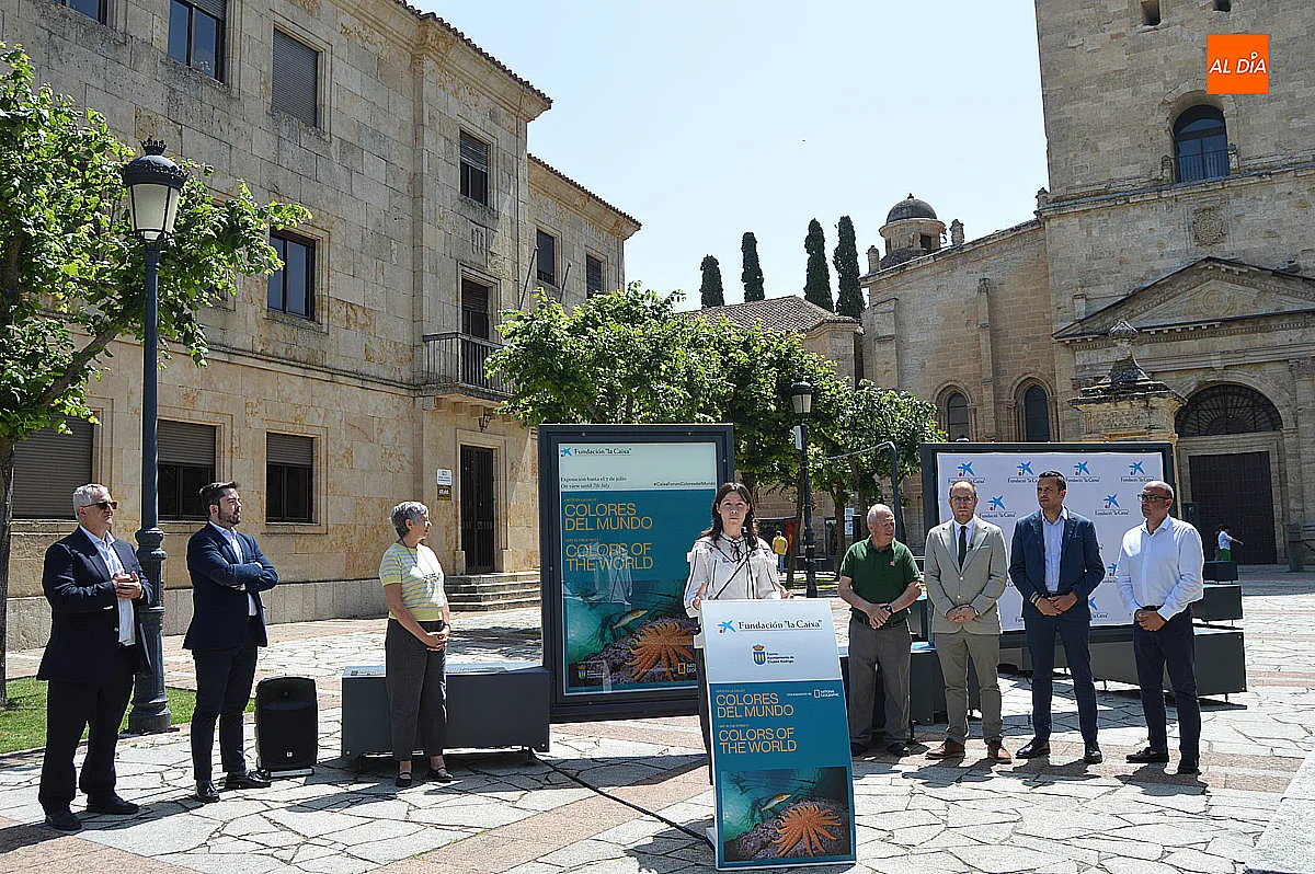 Foto 10 - La Plaza de Herrasti se convierte en un museo al aire libre con una exposici&oacute;n fotogr&aacute;fica de autores internacionales