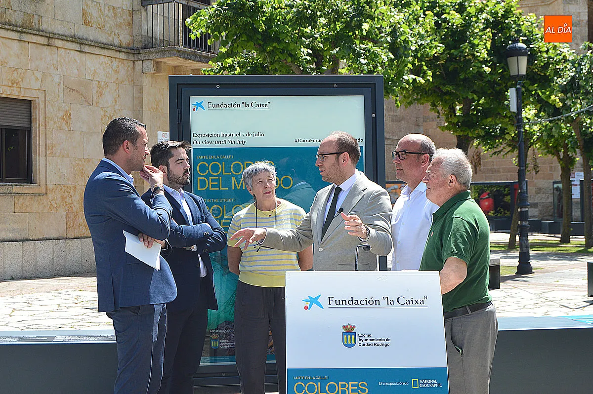 Foto 3 - La Plaza de Herrasti se convierte en un museo al aire libre con una exposici&oacute;n fotogr&aacute;fica de autores internacionales