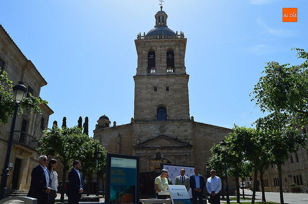 Foto 4 - La Plaza de Herrasti se convierte en un museo al aire libre con una exposici&oacute;n fotogr&aacute;fica de autores internacionales