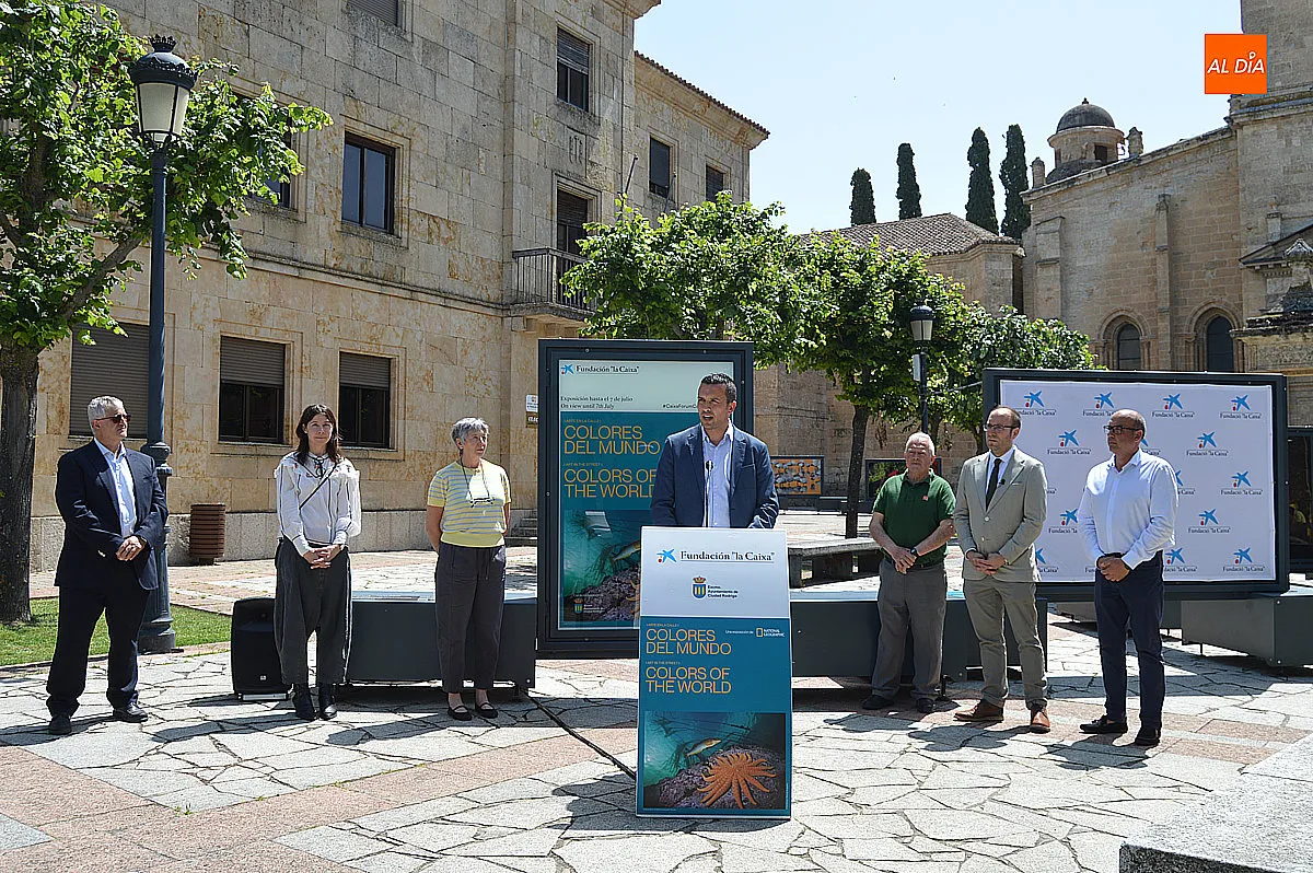 Foto 8 - La Plaza de Herrasti se convierte en un museo al aire libre con una exposici&oacute;n fotogr&aacute;fica de autores internacionales