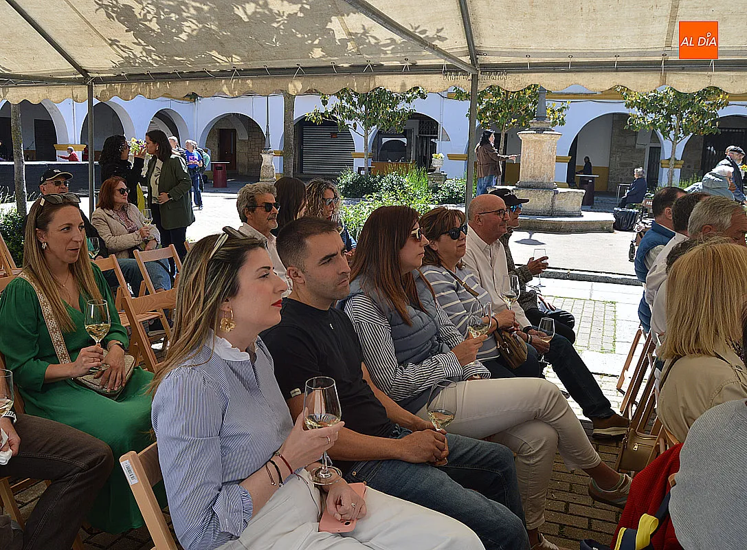Foto 3 - Ciudad Rodrigo disfruta de la V Feria del Farinato 