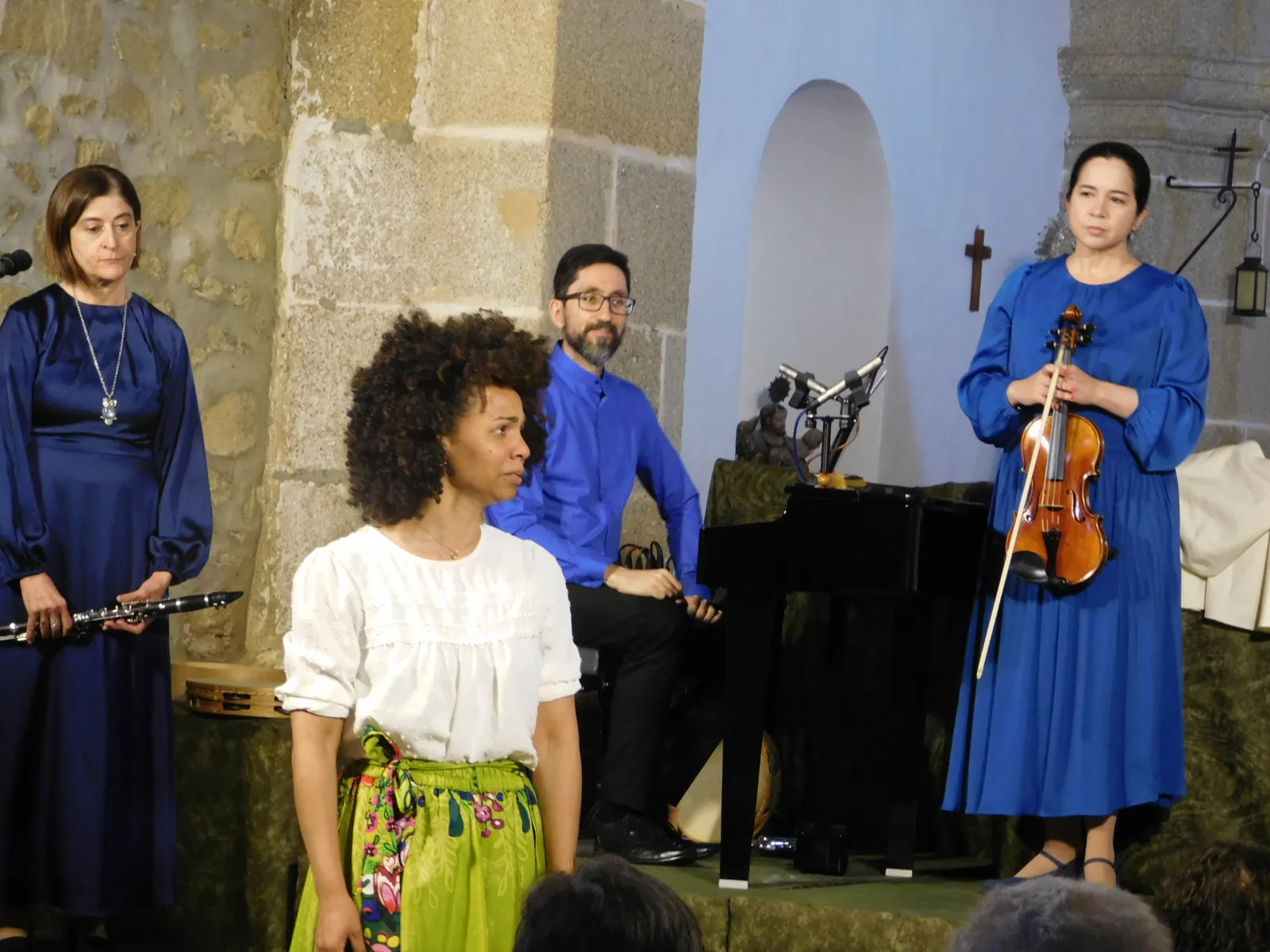 Foto 6 - La obra &lsquo;Juan, el esp&iacute;ritu del amor&rsquo; llena la ermita del Santo Cristo de Fuenteguinaldo