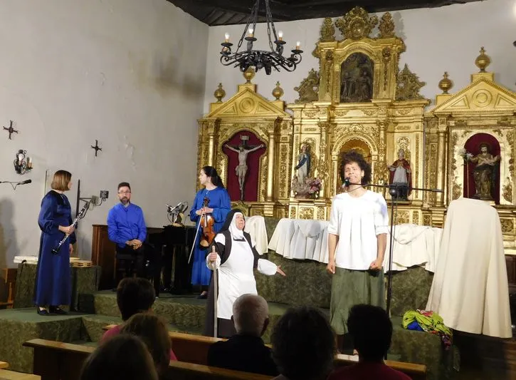 Foto 3 - M&uacute;sica, poes&iacute;a y fe se fusionan en Garcihern&aacute;ndez para recordar a San Juan de la Cruz