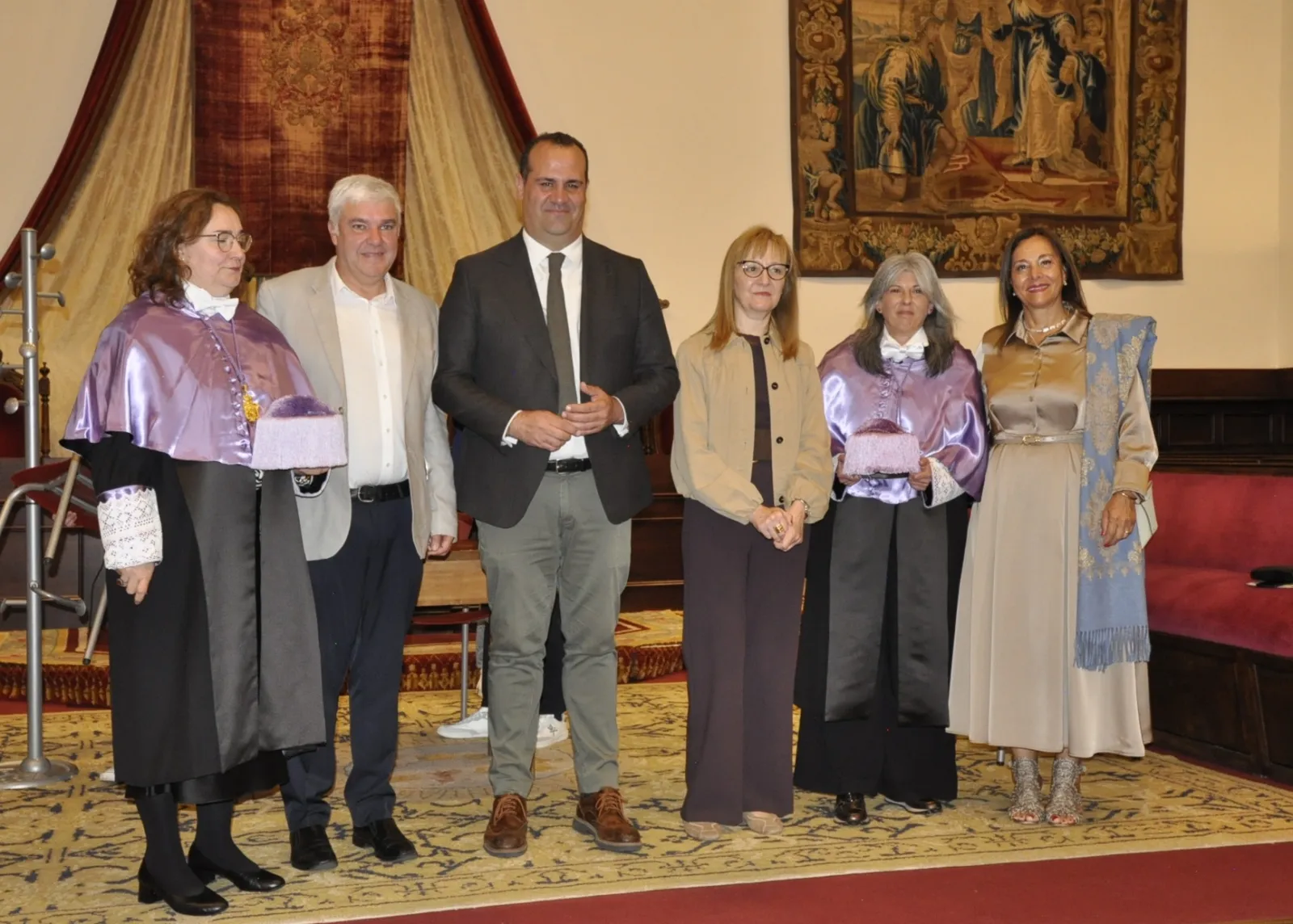 Foto 2 - Emotiva graduaci&oacute;n en el Paraninfo: los mayores de Santa Marta, acreditados como l&iacute;deres comunitarios