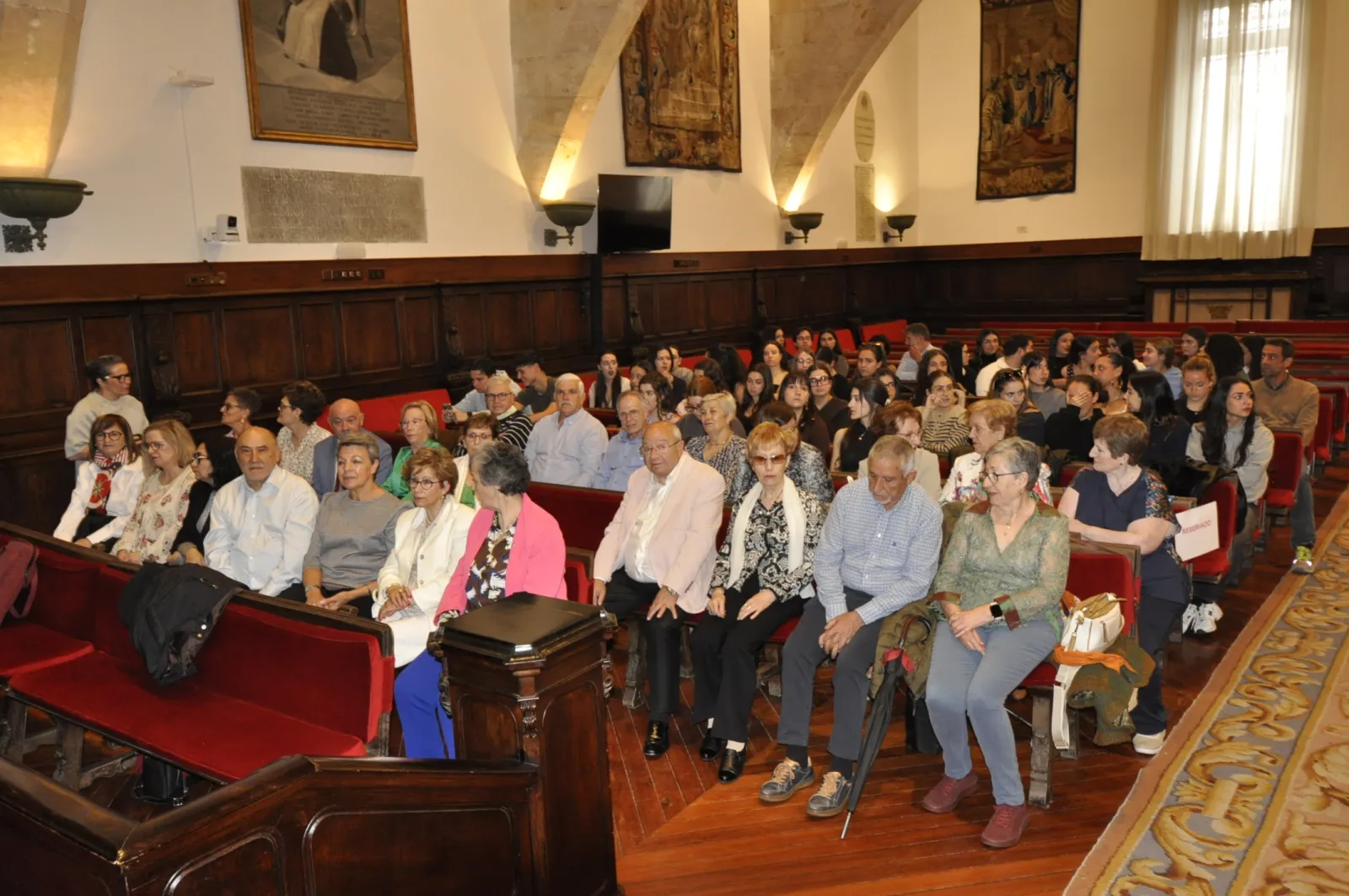 Foto 7 - Emotiva graduaci&oacute;n en el Paraninfo: los mayores de Santa Marta, acreditados como l&iacute;deres comunitarios