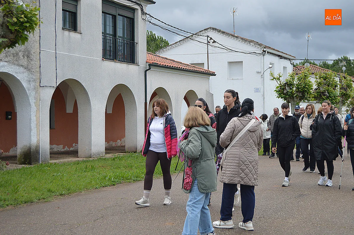 Foto 12 - Cerca de 80 personas apoyan la III Caminata Saludable de &Aacute;gueda