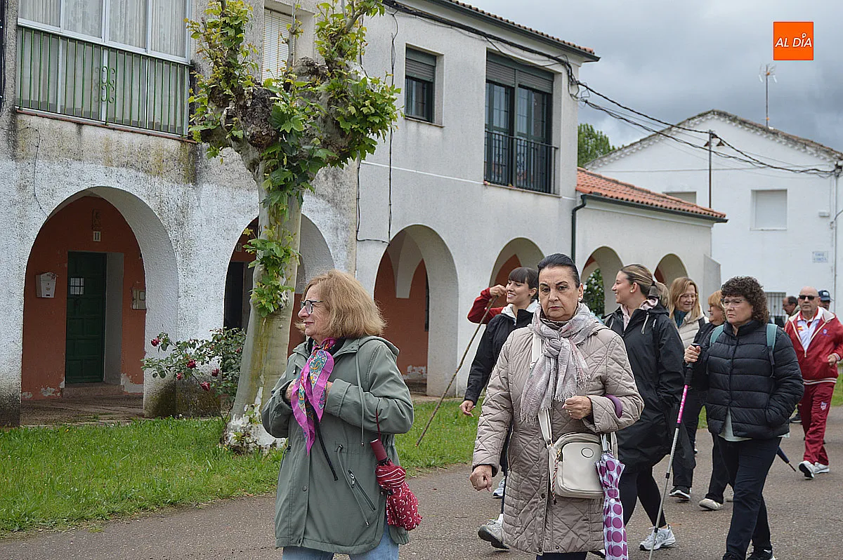 Foto 14 - Cerca de 80 personas apoyan la III Caminata Saludable de &Aacute;gueda