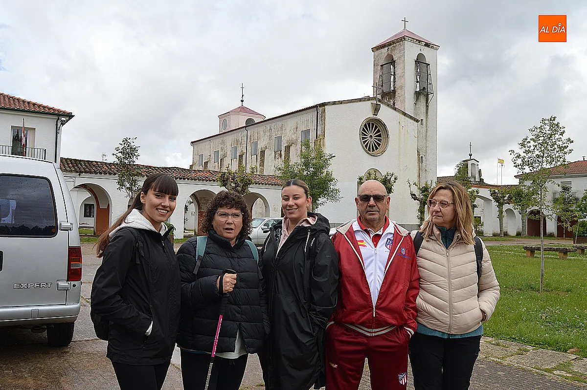 Foto 7 - Cerca de 80 personas apoyan la III Caminata Saludable de &Aacute;gueda