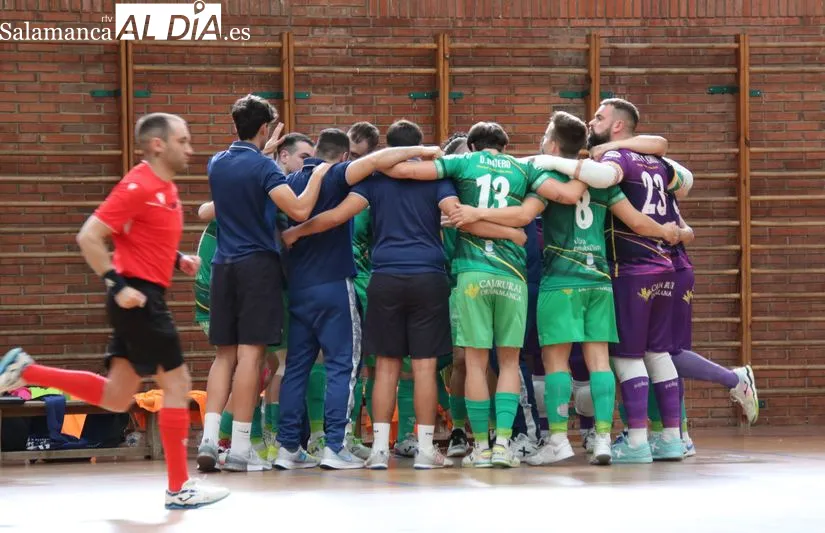 Foto 5 - FOTOS El Piensos Dur&aacute;n Albense sella su permanencia en Segunda B tras golear en Asturias (3-7)