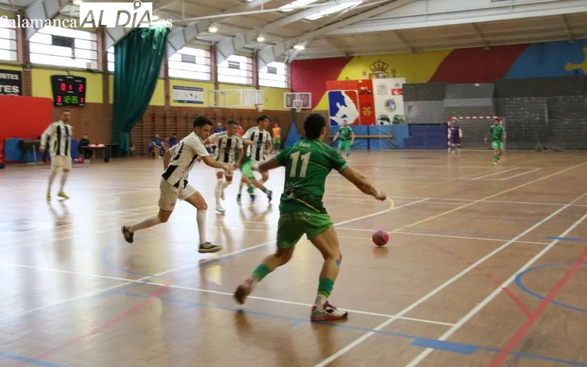 Foto 6 - FOTOS El Piensos Dur&aacute;n Albense sella su permanencia en Segunda B tras golear en Asturias (3-7)