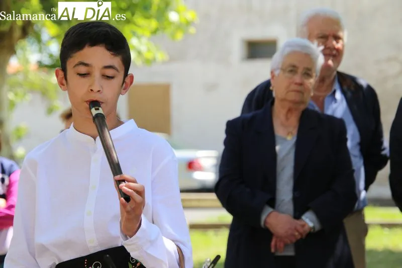 Foto 2 - Alonso Gonz&aacute;lez estrena una obra dedicada a los colonos de Torrej&oacute;n de Alba