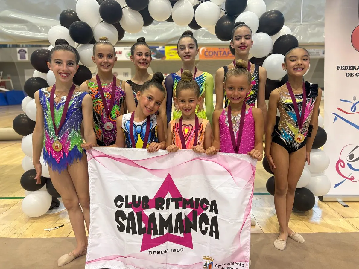Deportistas del Rítmica Salamanca en la primera fase de la Liga Autonómica de Gimnasia Rítmica, que se celebró en Palencia.