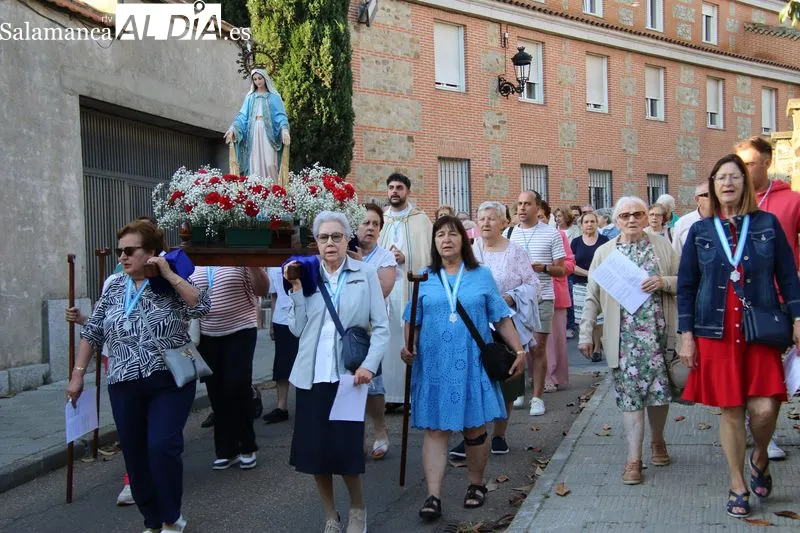Foto 7 - La procesi&oacute;n de la Virgen Milagrosa consolida su arraigo en Alba de Tormes
