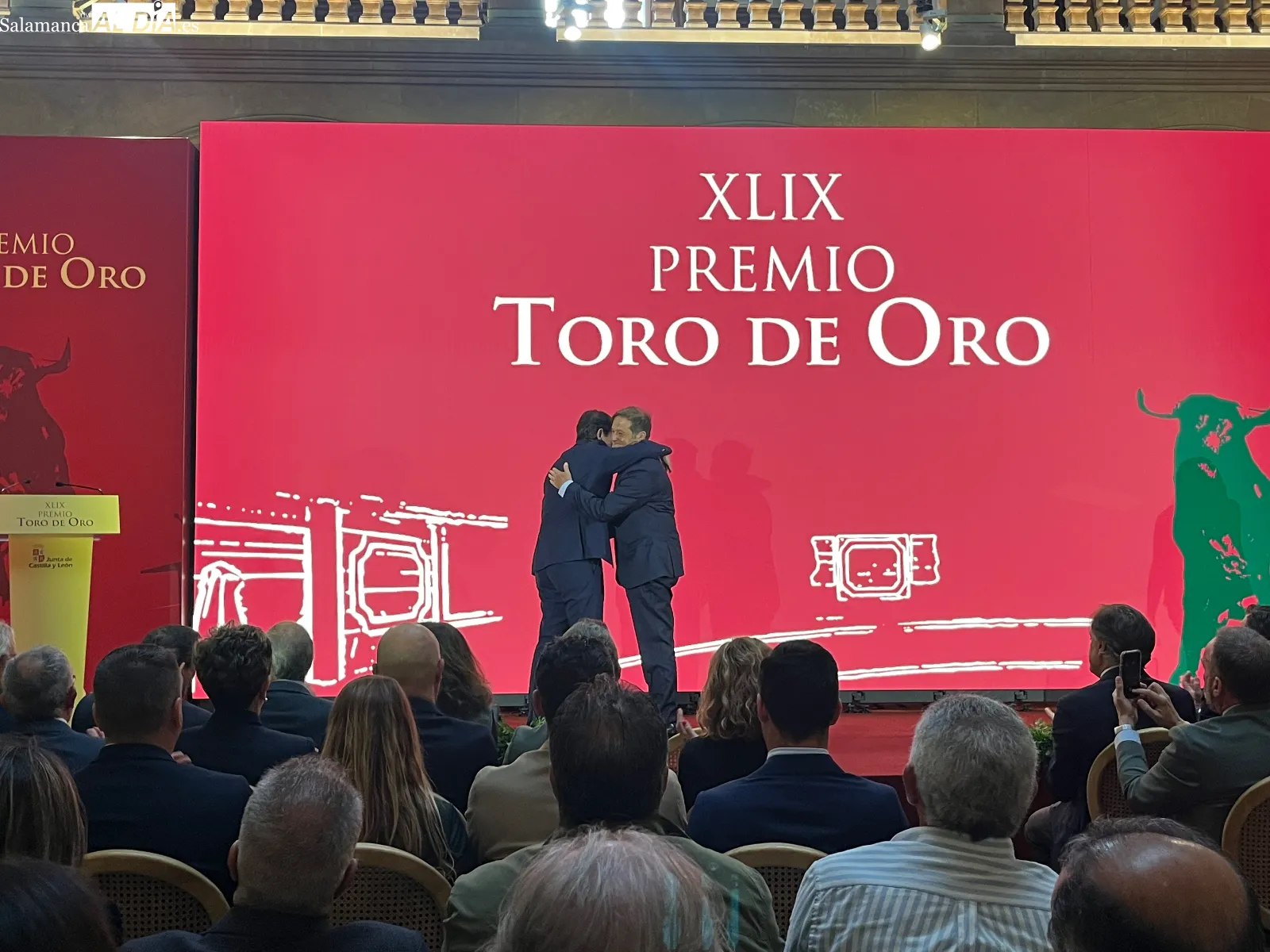 Foto 2 - Justo Hern&aacute;ndez dedica el Toro de Oro 2025 al director de la Escuela de Tauromaquia: "Es ejemplo de los valores humanos que tanto se necesitan"