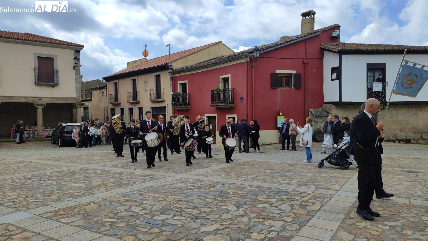 Fiestas de Santa Cruz en San Felices de los Gallegos / CORRAL