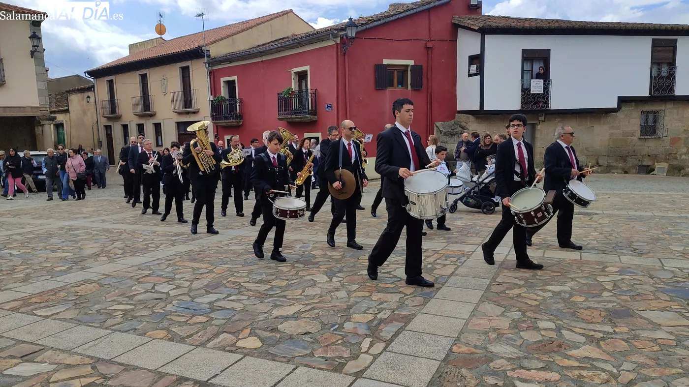 Fiestas de Santa Cruz en San Felices de los Gallegos / CORRAL