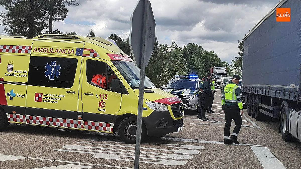 Foto 4 - Evacuado en helic&oacute;ptero un motorista herido tras una colisi&oacute;n en el t&eacute;rmino de El Payo