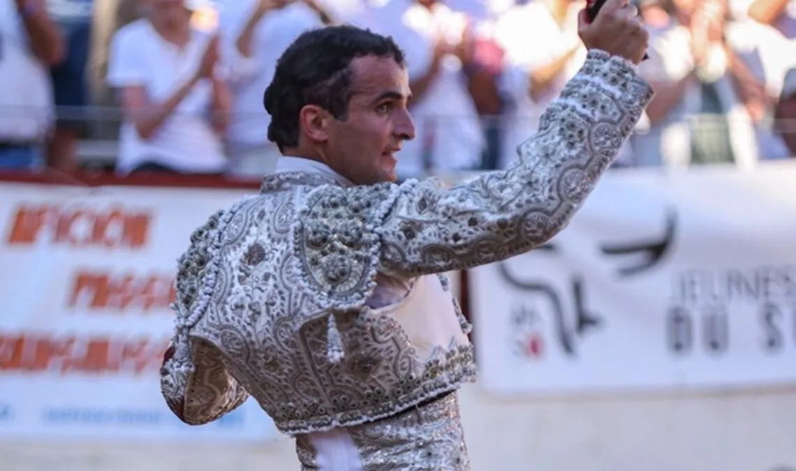 Emocionante faena de Damián Castaño a un encastado Miura en Vic- Fezensac