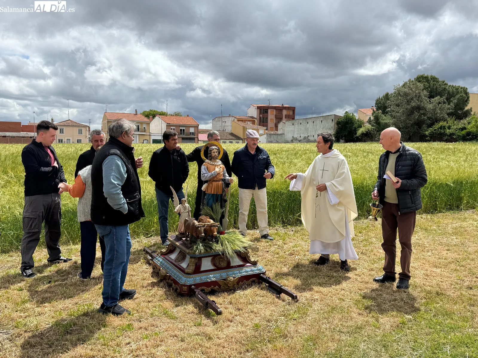Foto 2 - Los agricultores de Pe&ntilde;aranda renuevan su devoci&oacute;n y elevan sus plegarias a San Isidro Labrador en su tradicional festividad