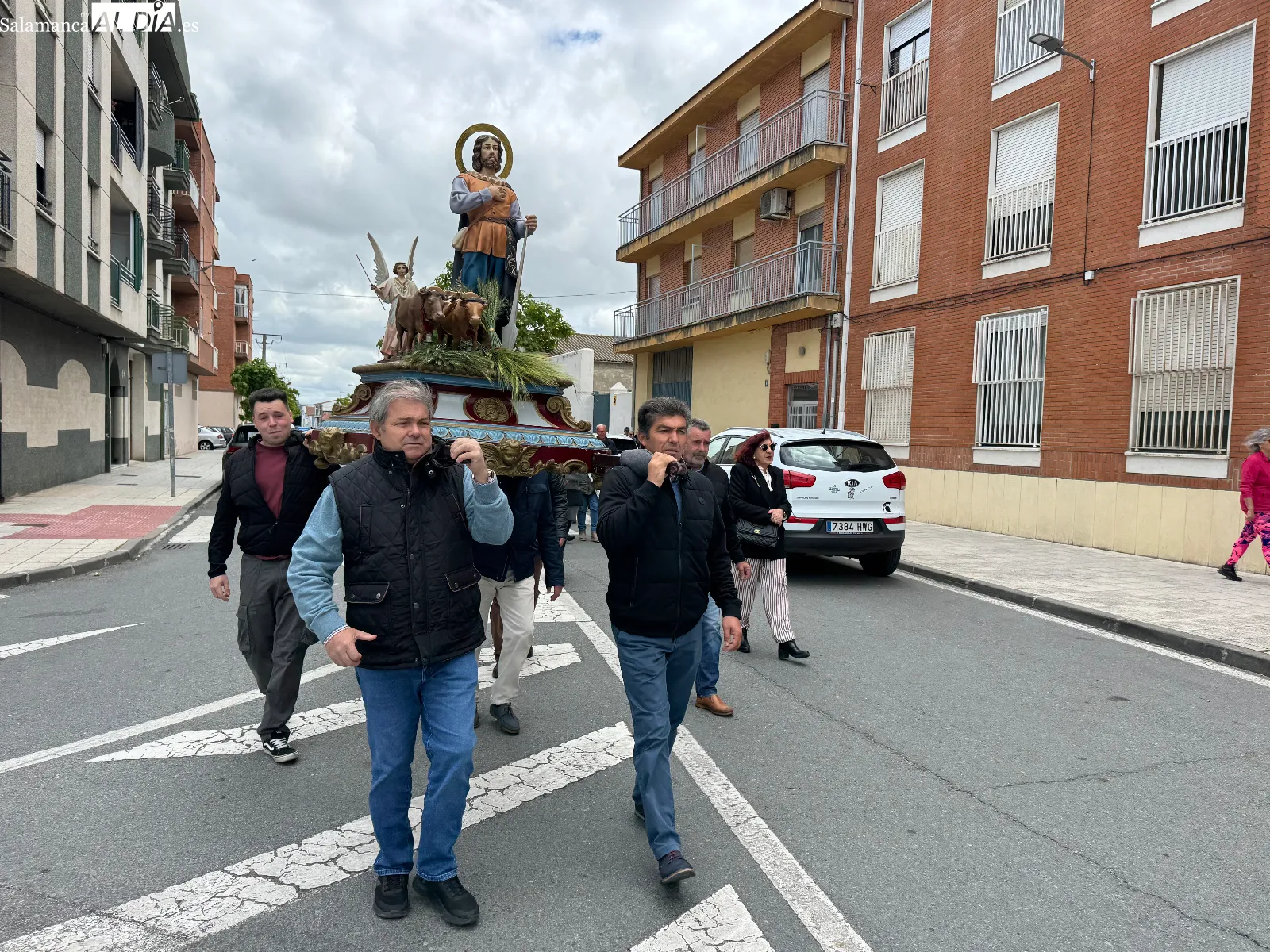 Foto 7 - Los agricultores de Pe&ntilde;aranda renuevan su devoci&oacute;n y elevan sus plegarias a San Isidro Labrador en su tradicional festividad