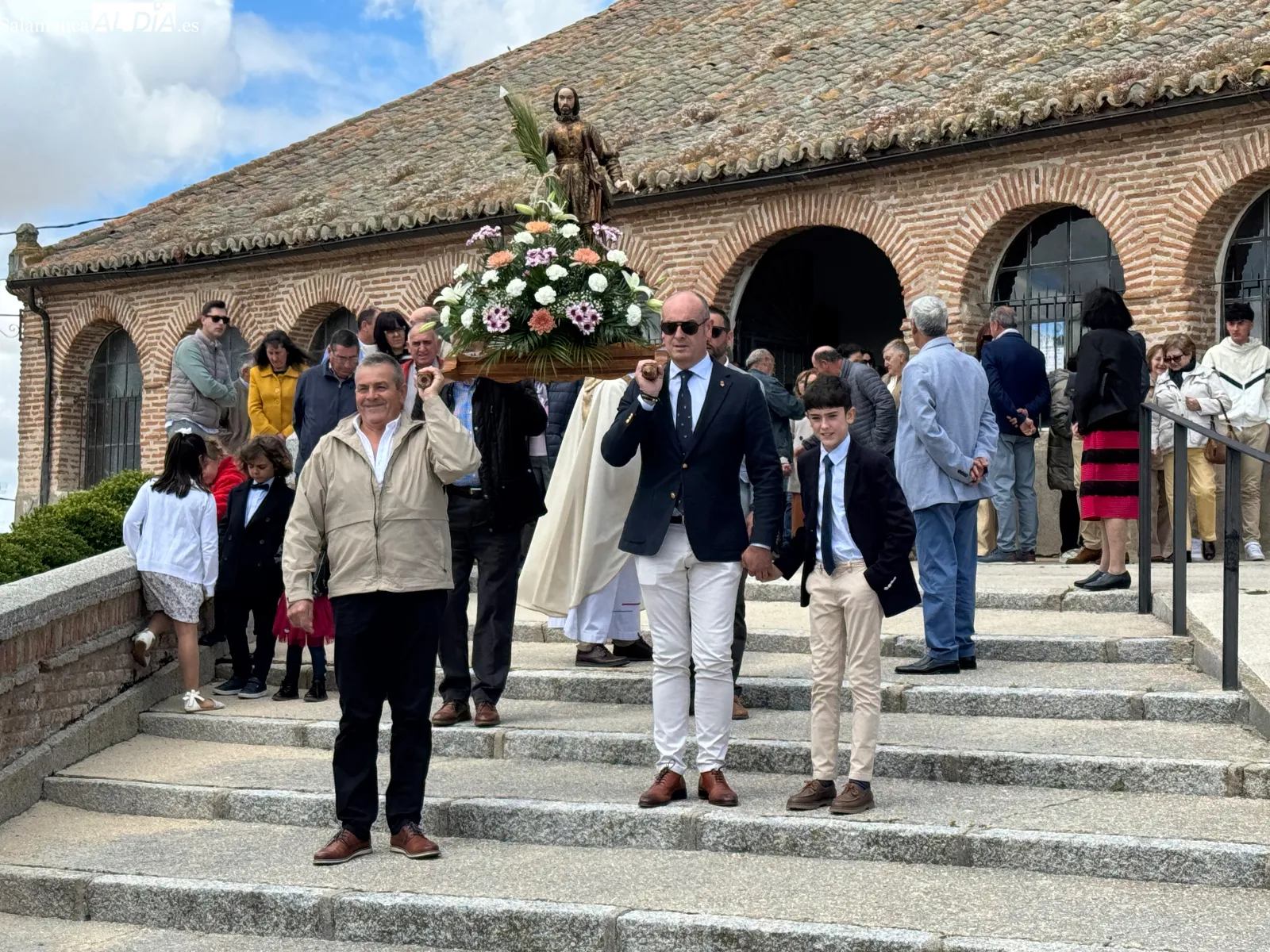 Foto 2 - Aldeaseca de la Frontera arropa a San Isidro en su paseo festivo para celebrar su d&iacute;a grande