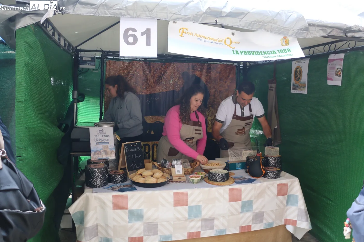 Excelente afluencia de público a esta vigésimo tercera edición de la Feria del Queso de Hinojosa / CORRAL 
