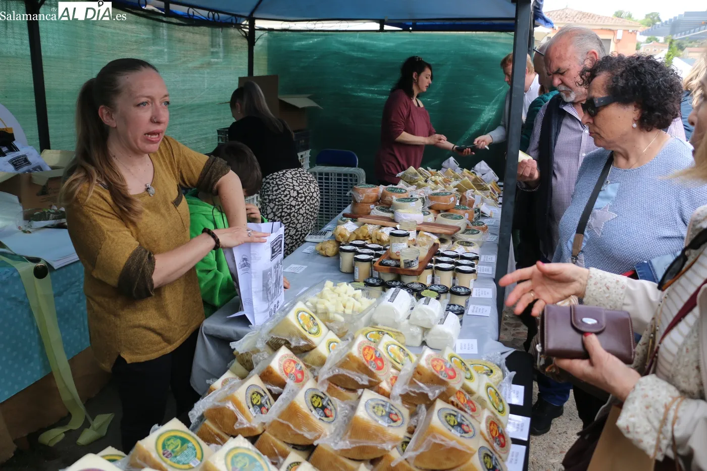 Lleno total en la Feria del Queso de Hinojosa de Duero