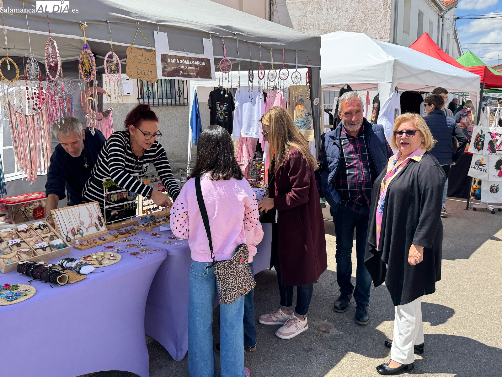 Las fiestas de San Isidro se despiden con gran ambiente en Cantalpino en su novedoso Mercado Artesanal