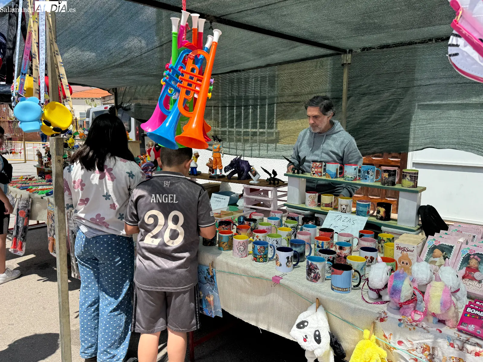 Foto 2 - Las fiestas de San Isidro se despiden con gran ambiente en Cantalpino en su novedoso Mercado Artesanal