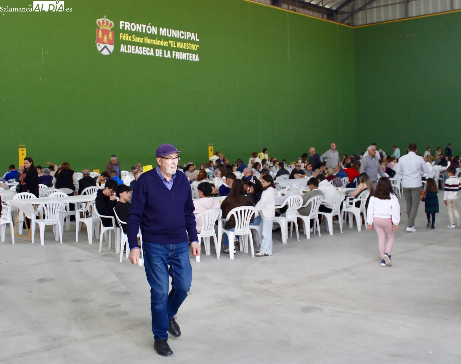 Foto 4 - Las fiestas de San Isidro se despiden entre risas, ambiente multitudinario y caldereta en Aldeaseca de la Frontera