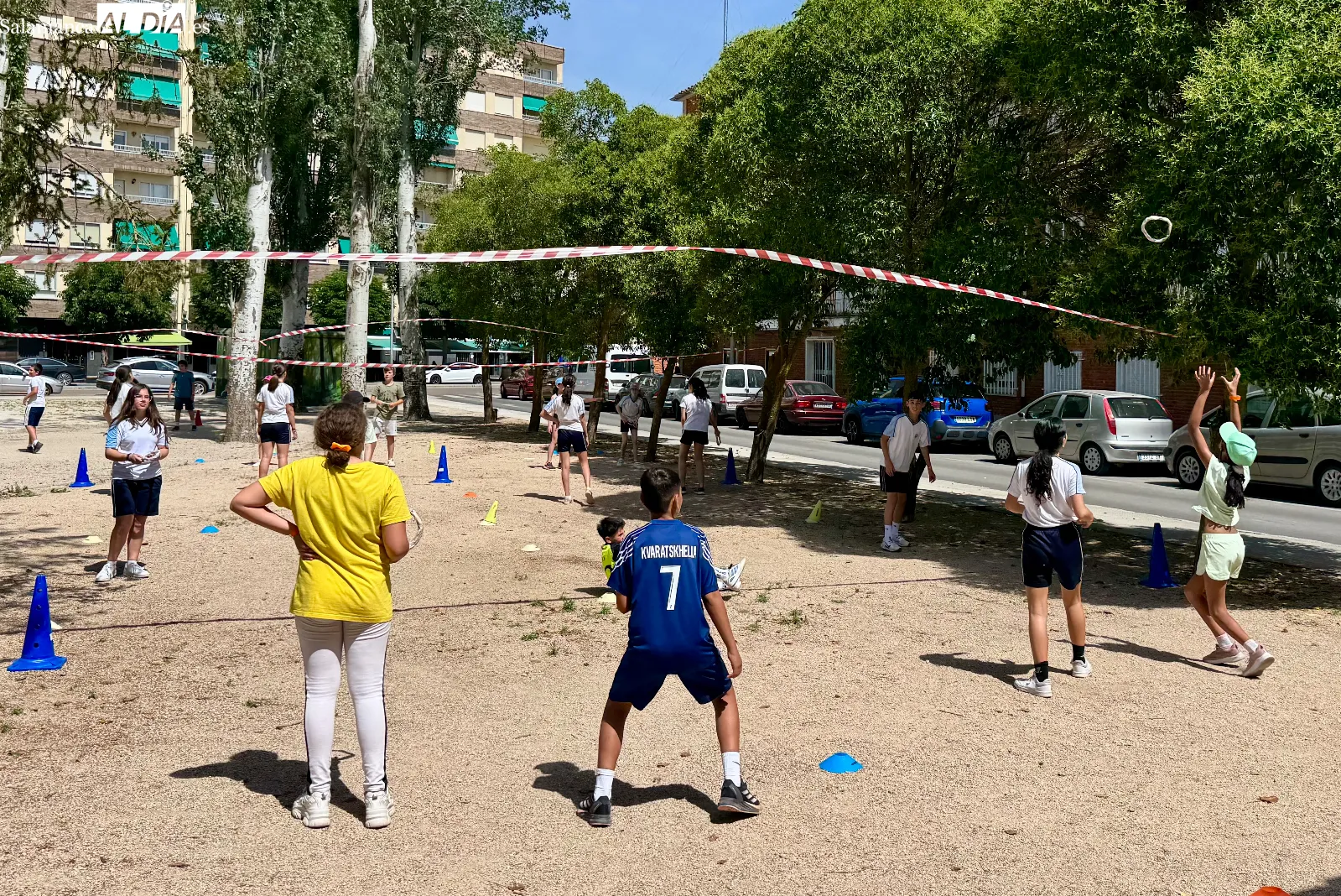 Foto 4 - Cientos de escolares de todos los centros educativos, unidos para participan en Pe&ntilde;aranda en el D&iacute;a de la Educaci&oacute;n F&iacute;sica en la Calle