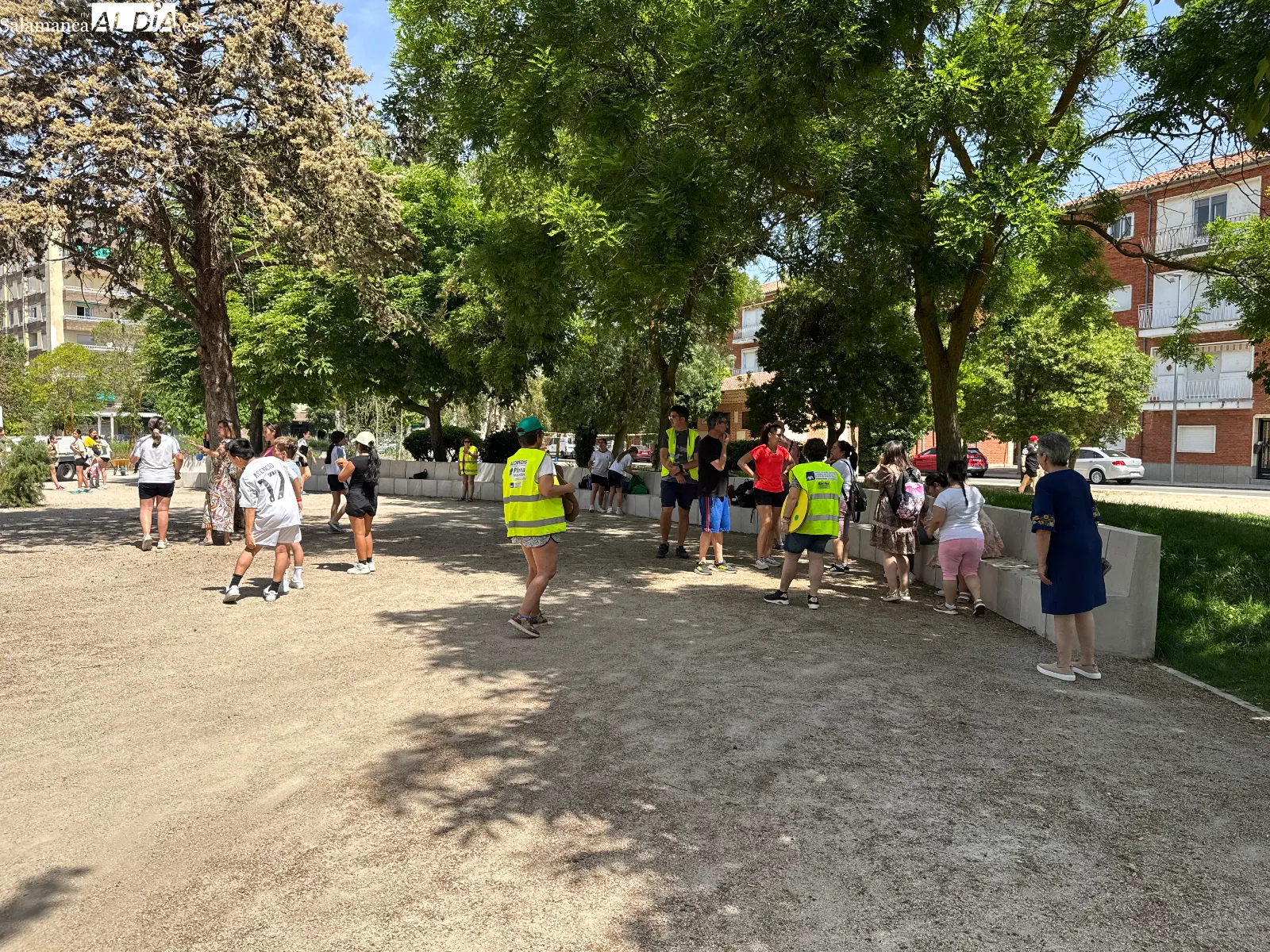 Foto 2 - Cientos de escolares de todos los centros educativos, unidos para participan en Pe&ntilde;aranda en el D&iacute;a de la Educaci&oacute;n F&iacute;sica en la Calle