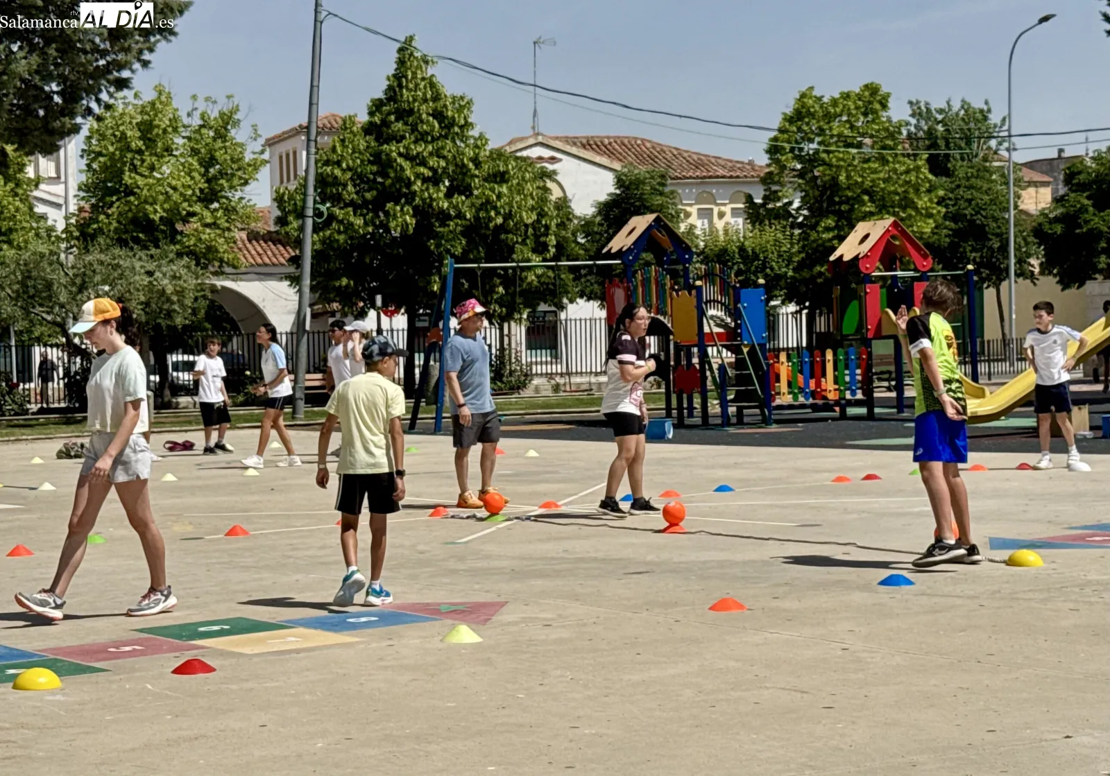 Foto 6 - Cientos de escolares se unen para participar en Pe&ntilde;aranda en el D&iacute;a de la Educaci&oacute;n F&iacute;sica en la Calle