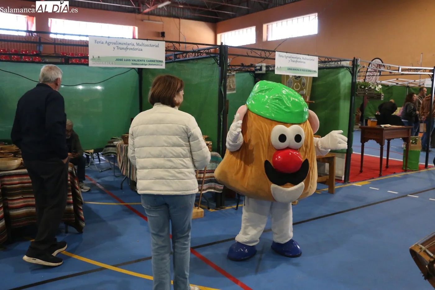 Buena afluencia de público y ventas en la XXIX Feria Multisectorial de Lumbrales / CORRAL