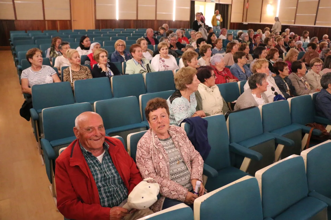 Foto 9 - M&aacute;s de 200 mujeres de la comarca conocen en Villarino la correspondencia femenina de Unamuno