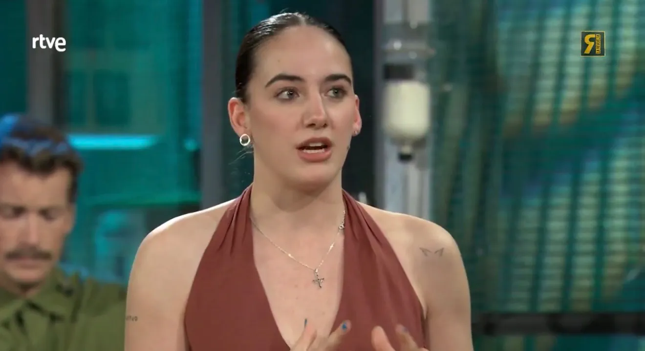 VÍDEO | Iyana Martín coloca al Perfumerías Avenida en prime time regalando camisetas en La Revuelta