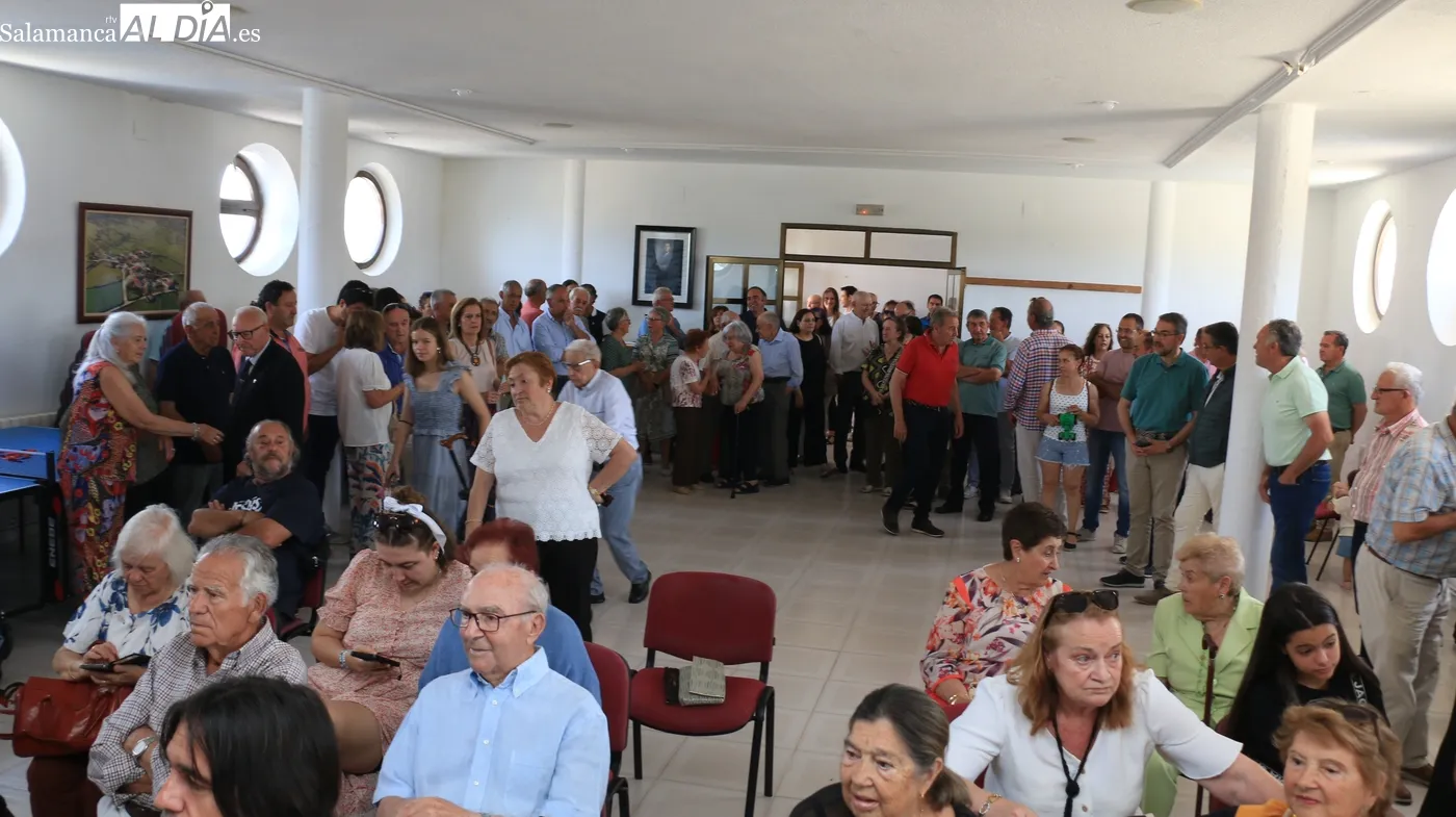 Homenaje a Arturo de Inés Calvo en Villaseco de los Reyes / CORRAL